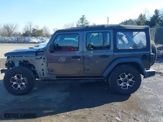 2018 Jeep Wrangler Unlimited Sport S with VIN 1C4HJXDG0JW166601, listed as a IAAI auction lot 41650217 with 30,319 mi miles. Bid and sale history available at carsss.com. Image 14.