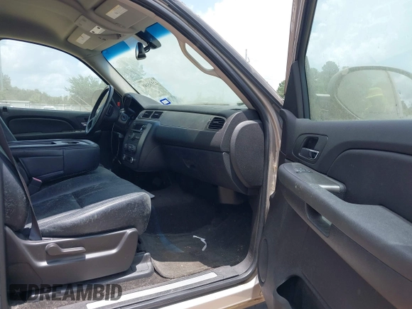 2007 Chevrolet Tahoe LT z VIN 1GNFC130X7R353412, wystawiony jako IAAI lot #42535108 z przebiegiem 78 497 mil mil oraz . Historia ofert i sprzedaży dostępna na DreamBid. Obrazek 5.