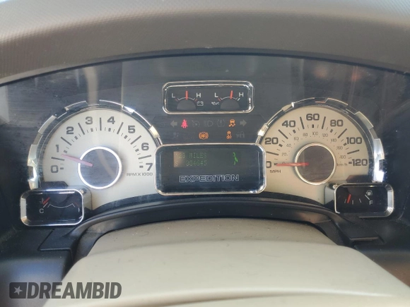 2013 Ford Expedition Max XLT with VIN 1FMJK1H51DEF20040, listed as a Copart auction lot 44466455 with 304,645 mi miles and Salvage title. Bid and sale history available at DreamBid. Image 9.