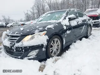 2014 Hyundai Genesis 3.8L with VIN KMHGC4DD5EU263252, listed as a IAAI auction lot 41563578 with 207,103 mi miles. Bid and sale history available at carsss.com. Image 17.
