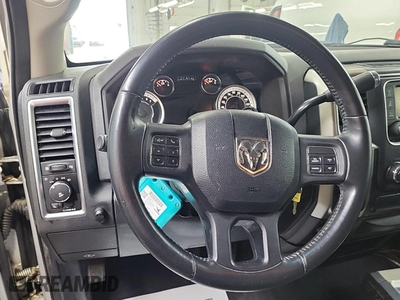 2013 Ram 1500 SLT z VIN 1C6RR7GT8DS695903, wystawiony jako IAAI lot #42557303 z przebiegiem 111 147 mil mil oraz . Historia ofert i sprzedaży dostępna na DreamBid. Obrazek 55.