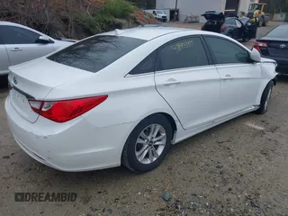 2013 Hyundai Sonata GLS with VIN 5NPEB4AC7DH768390, listed as a IAAI auction lot 41893357 with 81,923 mi miles and . Bid and sale history available at carsss.com. Image 4.
