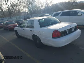 2000 Ford Crown Victoria Police Police Interceptor with VIN 2FAFP71W9YX149303, listed as a IAAI auction lot 41888402 with 148,081 mi miles. Bid and sale history available at carsss.com. Image 3.