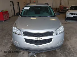 2012 Chevrolet Traverse LS z VIN 1GNKRFED4CJ382357, wystawiony jako IAAI lot #42254830 z przebiegiem 137 422 mil mil oraz . Historia ofert i sprzedaży dostępna na DreamBid. Obrazek 6.