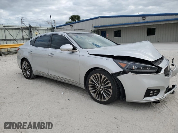 2017 Kia Cadenza Limited with VIN KNALC4J11H5066832, listed as a Copart auction lot 81052144 with 52,580 mi miles and Salvage Title. Bid and sale history available at carsss.com. Image 4.