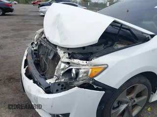 2012 Toyota Camry SE with VIN 4T1BK1FK6CU508242, listed as a IAAI auction lot 41870589 with 270,724 mi miles. Bid and sale history available at carsss.com. Image 6.