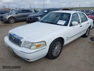 2009 Mercury Grand Marquis LS with VIN 2MEHM75V39X622111, listed as a IAAI auction lot 41509576 with 197,552 mi miles. Bid and sale history available at carsss.com. Image 17.