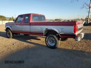 1992 Ford F-250 with VIN 1FTHX26M2NKB70294, listed as a Copart auction lot 42236995 with 223,001 mi miles and Clean Title. Bid and sale history available at carsss.com. Image 2.