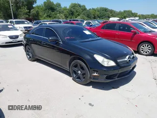 2009 Mercedes-Benz CLS 550 z VIN WDDDJ72X59A149955, wystawiony jako IAAI lot #42797039 z przebiegiem 143 385 mil mil oraz . Historia ofert i sprzedaży dostępna na DreamBid. Obrazek 1.