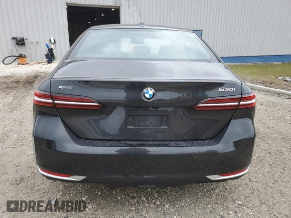 2024 BMW 5 Series 530i xDrive with VIN WBA53FJ06RCR51813, listed as a Copart auction lot 88337015 with 22,646 mi miles and Clean Title. Bid and sale history available at carsss.com. Image 6.