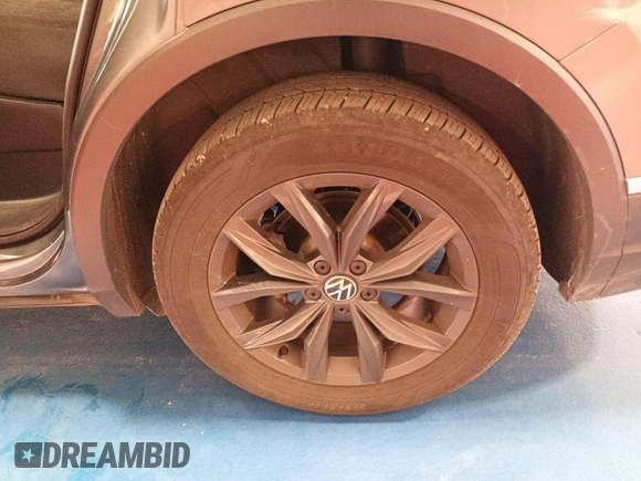 2024 Volkswagen Tiguan SE с VIN 3VV3B7AX1RM086796, выставлен на аукционе IAAI как лот 42796137 с пробегом 26 696 миль миль и . История ставок и продаж доступна на DreamBid. Изображение 28.