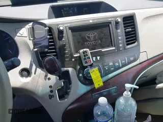 2011 Toyota Sienna XLE AAS с VIN 5TDYK3DC1BS040347, выставлен на аукционе IAAI как лот 42348755 с пробегом 184 609 миль миль и . История ставок и продаж доступна на DreamBid. Изображение 11.
