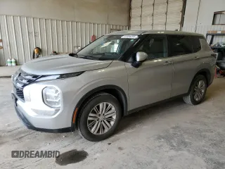 2023 Mitsubishi Outlander ES z VIN JA4J3TA84PZ010144, wystawiony jako Copart lot #53004255 z przebiegiem 63 236 mil mil oraz Szkoda całkowita • Salvage title. Historia ofert i sprzedaży dostępna na DreamBid. Obrazek 1.