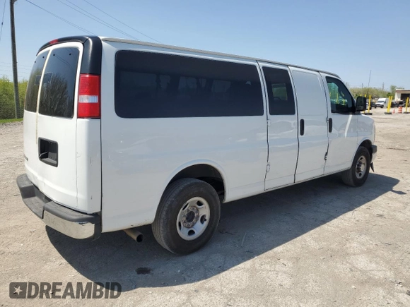 2020 Chevrolet Express Passenger LT z VIN 1GAZGPFP1L1268224, wystawiony jako Copart lot #54132585 z przebiegiem 200 621 mil mil oraz Tytuł czysty. Historia ofert i sprzedaży dostępna na DreamBid. Obrazek 3.