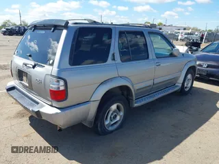 2000 Infiniti QX4 with VIN JNRAR07Y6YW077048, listed as a IAAI auction lot 41947761 with 236,784 mi miles and . Bid and sale history available at DreamBid. Image 4.