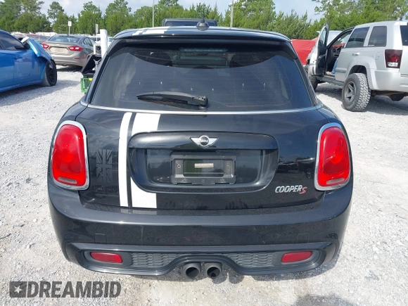 2016 MINI Hardtop 4 Door S z VIN WMWXU3C53G2D30807, wystawiony jako IAAI lot #42545577 z przebiegiem 86 952 mil mil oraz . Historia ofert i sprzedaży dostępna na DreamBid. Obrazek 16.