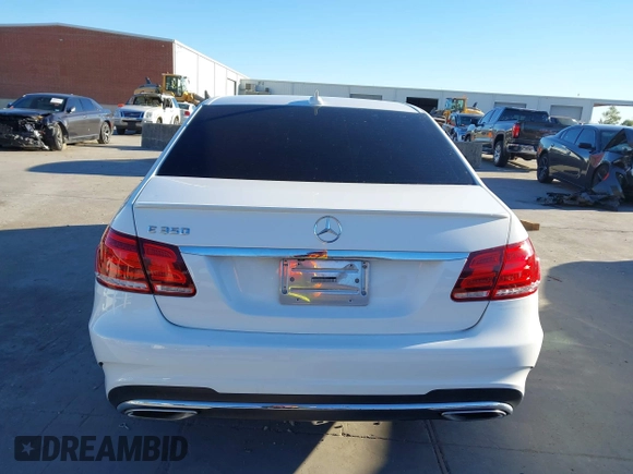 2014 Mercedes-Benz E 350 Sport z VIN WDDHF5KB6EB016413, wystawiony jako IAAI lot #40893617 z przebiegiem 151 112 mil mil oraz . Historia ofert i sprzedaży dostępna na DreamBid. Obrazek 16.
