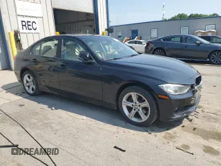 2015 BMW 3 Series 328i xDrive с VIN WBA3B5G56FNS14988, выставлен на аукционе Copart как лот 60500875 с пробегом 136 334 миль миль и Списание • Salvage title. История ставок и продаж доступна на DreamBid. Изображение 4.