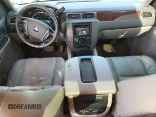 2009 GMC Sierra 2500HD SLT z VIN 1GTHK63639F186370, wystawiony jako Copart lot #46929955 z przebiegiem 268 663 mil mil oraz Szkoda całkowita • Salvage title. Historia ofert i sprzedaży dostępna na DreamBid. Obrazek 8.
