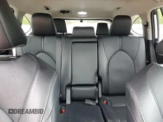 2024 Toyota Highlander LE z VIN 5TDKDRBH1RS538009, wystawiony jako Copart lot #54830155 z przebiegiem 18 607 mil mil oraz Szkoda całkowita • Salvage title. Historia ofert i sprzedaży dostępna na DreamBid. Obrazek 10.