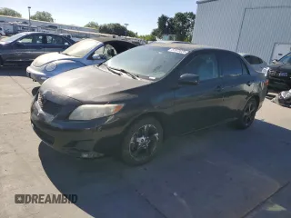 2010 Toyota Corolla z VIN 2T1BU4EE3AC348780, wystawiony jako Copart lot #57978025 z przebiegiem 215 320 mil mil oraz Czysty tytuł • Clean title. Historia ofert i sprzedaży dostępna na DreamBid. Obrazek 1.