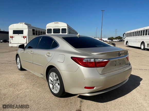 2013 Lexus ES 300h Hybrid with VIN JTHBW1GGXD2031734, listed as a Copart auction lot 49254805 with NaN miles and Clean Title. Bid and sale history available at carsss.com. Image 3.