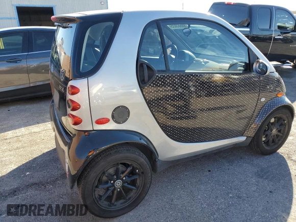 2006 Smart fortwo with VIN WME4503321J285051, listed as a Copart auction lot 88683835 with 94,663 mi miles and Clean title. Bid and sale history available at DreamBid. Image 3.