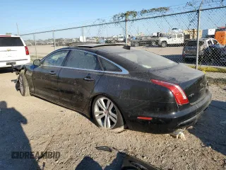 2019 Jaguar XJ Portfolio with VIN SAJWA2G7XK8W19345, listed as a Copart auction lot 72649384 with Not Provided miles and Salvage Title. Bid and sale history available at DreamBid. Image 2.