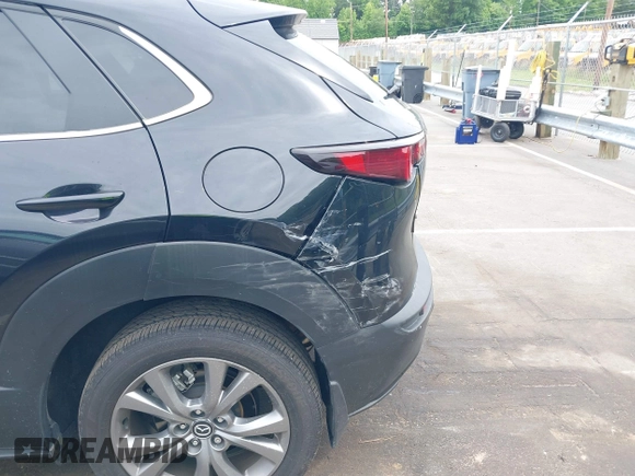 2024 Mazda CX-30 S Preferred z VIN 3MVDMBCM3RM663118, wystawiony jako IAAI lot #42336540 z przebiegiem 11 096 mil mil oraz . Historia ofert i sprzedaży dostępna na DreamBid. Obrazek 6.