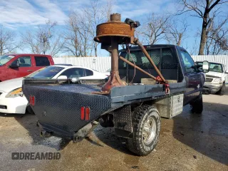 2000 Ford Super Duty F-250 XL with VIN 1FTNF21F6YEC44947, listed as a Copart auction lot 74384273 with 352,251 mi miles and Salvage Title. Bid and sale history available at carsss.com. Image 3.
