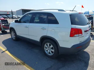 2013 Kia Sorento LX with VIN 5XYKT3A68DG348391, listed as a IAAI auction lot 42072539 with 223,381 mi miles. Bid and sale history available at carsss.com. Image 3.