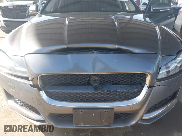 2016 Jaguar XF 35t Premium with VIN SAJBD4BV2GCY20555, listed as a IAAI auction lot 41969132 with 60,430 mi miles and . Bid and sale history available at DreamBid. Image 6.