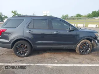 2017 Ford Explorer XLT с VIN 1FM5K8D87HGD95243, выставлен на аукционе IAAI как лот 42393470 с пробегом 133 772 миль миль и . История ставок и продаж доступна на DreamBid. Изображение 13.