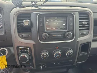 2023 Ram 1500 Tradesman z VIN 3C6RR7KG0PG675750, wystawiony jako IAAI lot #42566385 z przebiegiem 41 272 mil mil oraz . Historia ofert i sprzedaży dostępna na DreamBid. Obrazek 2.