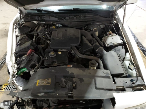 2009 Mercury Grand Marquis LS with VIN 2MEHM75VX9X618590, listed as a Copart auction lot 53475205 with 110,097 mi miles and Salvage Title. Bid and sale history available at carsss.com. Image 11.