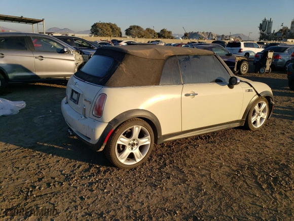 2006 MINI Cooper Convertible S with VIN WMWRH33516TJ42984, listed as a Copart auction lot 83871024 with 152,886 mi miles and Non Repairable. Bid and sale history available at carsss.com. Image 3.