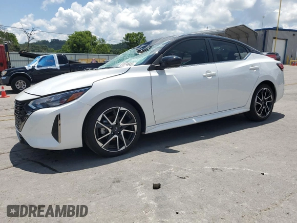 2024 Nissan Sentra SR with VIN 3N1AB8DV6RY330055, listed as a Copart auction lot 61074645 with 21,941 mi miles and Salvage title. Bid and sale history available at DreamBid. Image 1.