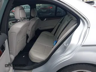 2009 Mercedes-Benz C 300 Sport z VIN WDDGF54X79R069574, wystawiony jako IAAI lot #42126822 z przebiegiem 59 659 mil mil oraz . Historia ofert i sprzedaży dostępna na DreamBid. Obrazek 8.