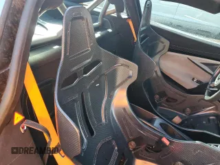 2021 McLaren 765LT z VIN SBM14RCAXMW765454, wystawiony jako Copart lot #75086054 z przebiegiem Nie podano mil oraz Nie do naprawy. Historia ofert i sprzedaży dostępna na DreamBid. Obrazek 10.