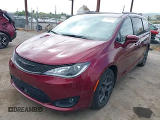 2020 Chrysler Pacifica Limited z VIN 2C4RC1GG6LR286390, wystawiony jako IAAI lot #42068234 z przebiegiem 71 832 mil mil oraz . Historia ofert i sprzedaży dostępna na DreamBid. Obrazek 17.