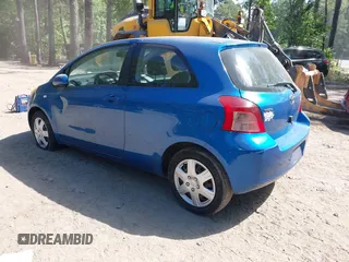 2007 Toyota Yaris z VIN JTDJT923575094820, wystawiony jako IAAI lot #42297736 z przebiegiem 201 052 mil mil oraz . Historia ofert i sprzedaży dostępna na DreamBid. Obrazek 3.