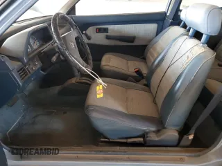 1984 Honda Civic z VIN JHMAH3321ES036981, wystawiony jako Copart lot #55697265 z przebiegiem Nie podano mil oraz Tytuł czysty. Historia ofert i sprzedaży dostępna na DreamBid. Obrazek 7.