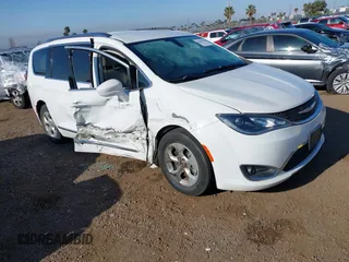 2017 Chrysler Pacifica Touring L Plus with VIN 2C4RC1EG7HR634269, listed as a IAAI auction lot 41993976 with 113,336 mi miles and . Bid and sale history available at DreamBid. Image 1.