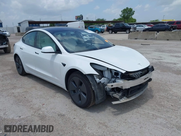 2023 Tesla Model 3 z VIN 5YJ3E1EA8PF384806, wystawiony jako IAAI lot #42526063 z przebiegiem 95 389 mil mil oraz . Historia ofert i sprzedaży dostępna na DreamBid. Obrazek 1.