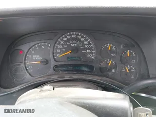 2005 Chevrolet Silverado 1500 Work Truck with VIN 1GCEC14X45Z106318, listed as a IAAI auction lot 41819033 with 153,997 mi miles. Bid and sale history available at carsss.com. Image 7.