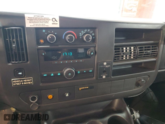 2013 Chevrolet Express Cargo z VIN 1GCSGAFX2D1138833, wystawiony jako IAAI lot #42521021 z przebiegiem 103 313 mil mil oraz . Historia ofert i sprzedaży dostępna na DreamBid. Obrazek 8.
