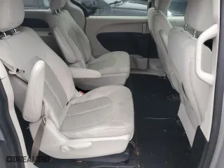 2018 Chrysler Pacifica Hybrid Touring Plus with VIN 2C4RC1H73JR125068, listed as a Copart auction lot 43076025 with 107,816 mi miles and Salvage Title. Bid and sale history available at carsss.com. Image 8.