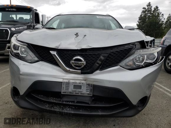2017 Nissan Rogue SV z VIN JN1BJ1CP5HW005341, wystawiony jako Copart lot #53337415 z przebiegiem 72 606 mil mil oraz Szkoda całkowita • Salvage title. Historia ofert i sprzedaży dostępna na DreamBid. Obrazek 5.