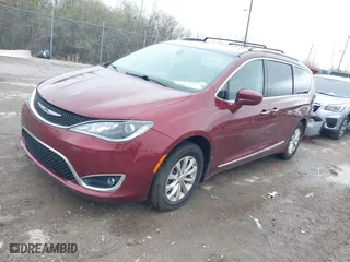 2018 Chrysler Pacifica Touring L with VIN 2C4RC1BG0JR113579, listed as a IAAI auction lot 41922751 with 152,640 mi miles. Bid and sale history available at carsss.com. Image 17.