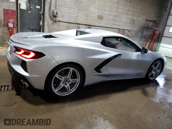 2021 Chevrolet Corvette 3LT with VIN 1G1YC3D49M5114699, listed as a Copart auction lot 61345465 with 5,664 mi miles and Clean title. Bid and sale history available at DreamBid. Image 3.